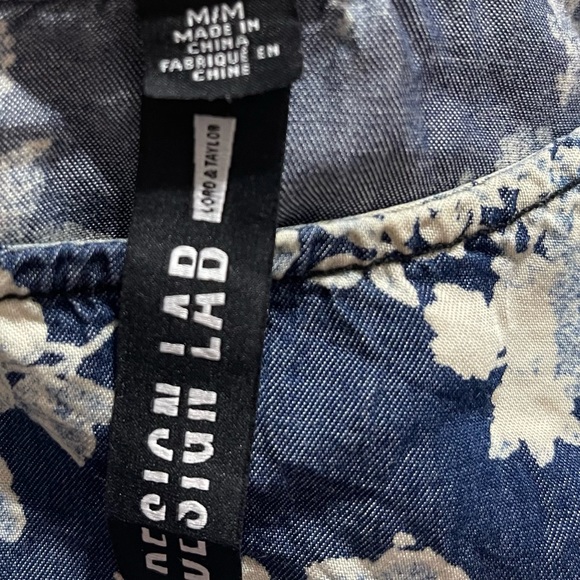 Design Lab top with Pom Poms women’s medium - Picture 4 of 5